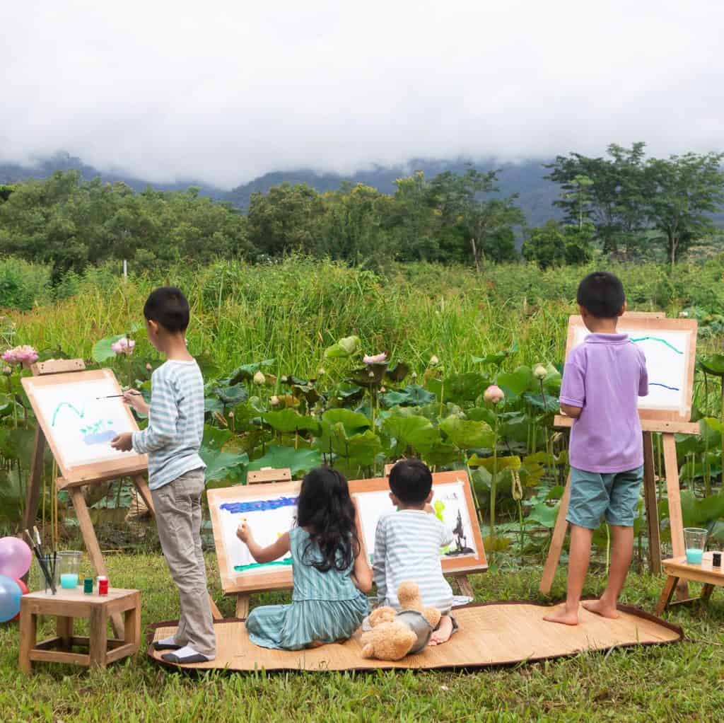 children drawing